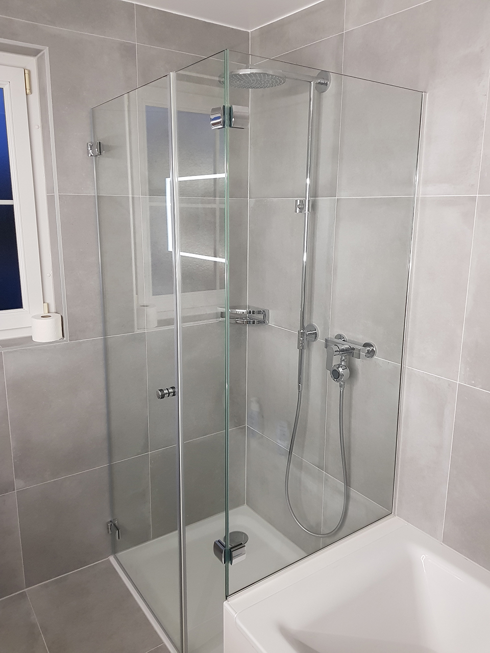 paroi de douche en angle sur-mesure